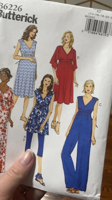 Anyone know of any decent patterns for making this style top on a fuller  bust? : r/sewing